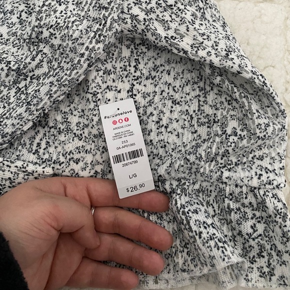 Brand new top - Picture 2 of 5